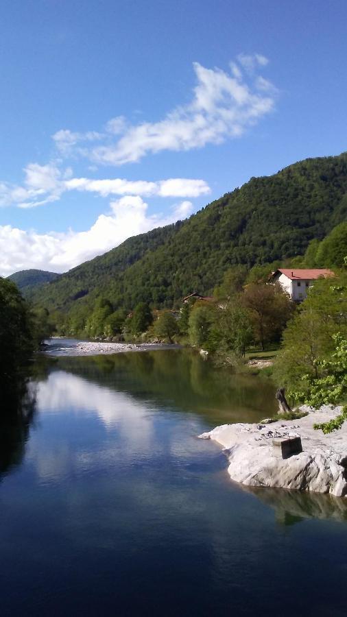 Apartamento Rezi Slap ob Idrijci Exterior foto